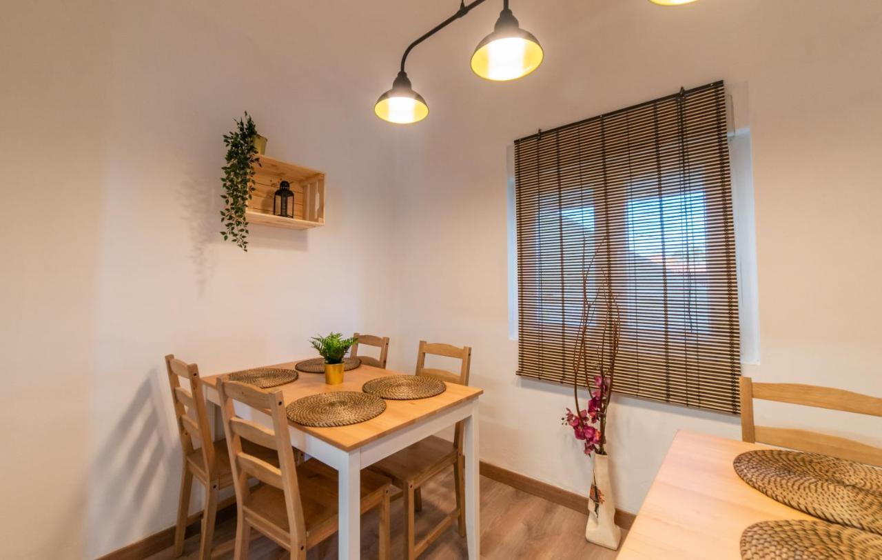 Casa Lopez Bed & Breakfast Aviles Ngoại thất bức ảnh